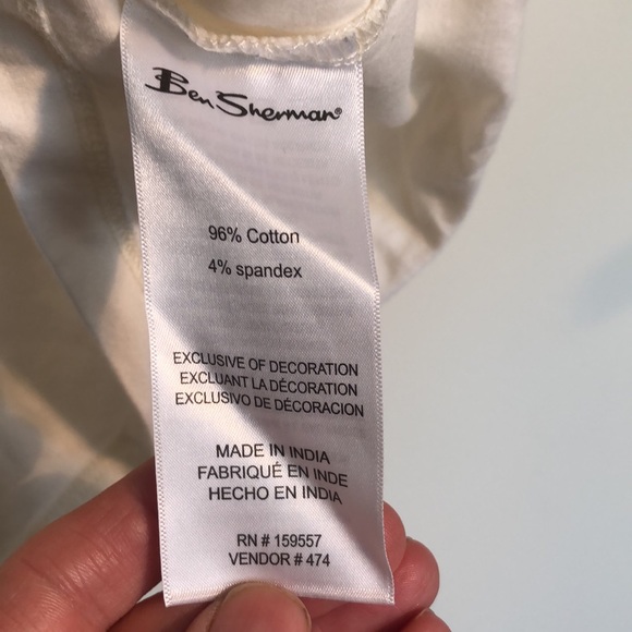 Ben Sherman Men’s XL T Shirt- White with print on front. Slightly used - Picture 5 of 5